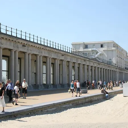 In Near And Promenade * 奥斯滕德